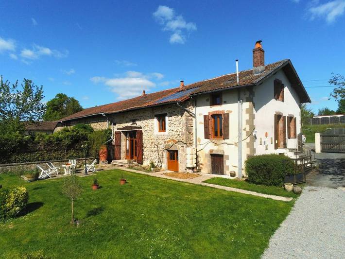 Location de vacances pour 8 personnes, avec jardin ainsi que vue sur le lac et vue à Saint-Bazile