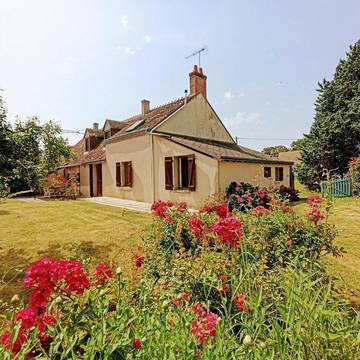 Location de vacances pour 11 personnes, avec jardin dans Lys-Saint-Georges