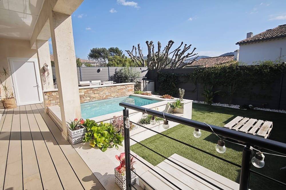 Appartement entier, Bas de maison avec jardin piscine parking climatisation, au calme sans vis-à-vis in Aubagne, Côte méditerranéenne (France)