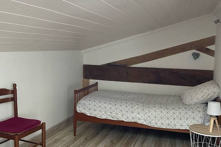 Location de vacances pour 6 personnes, avec jardin et piscine à Gensac-la-Pallue - 3