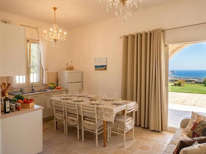 Location de vacances pour 3 personnes, avec piscine ainsi que jardin et vue à Impalata - 4