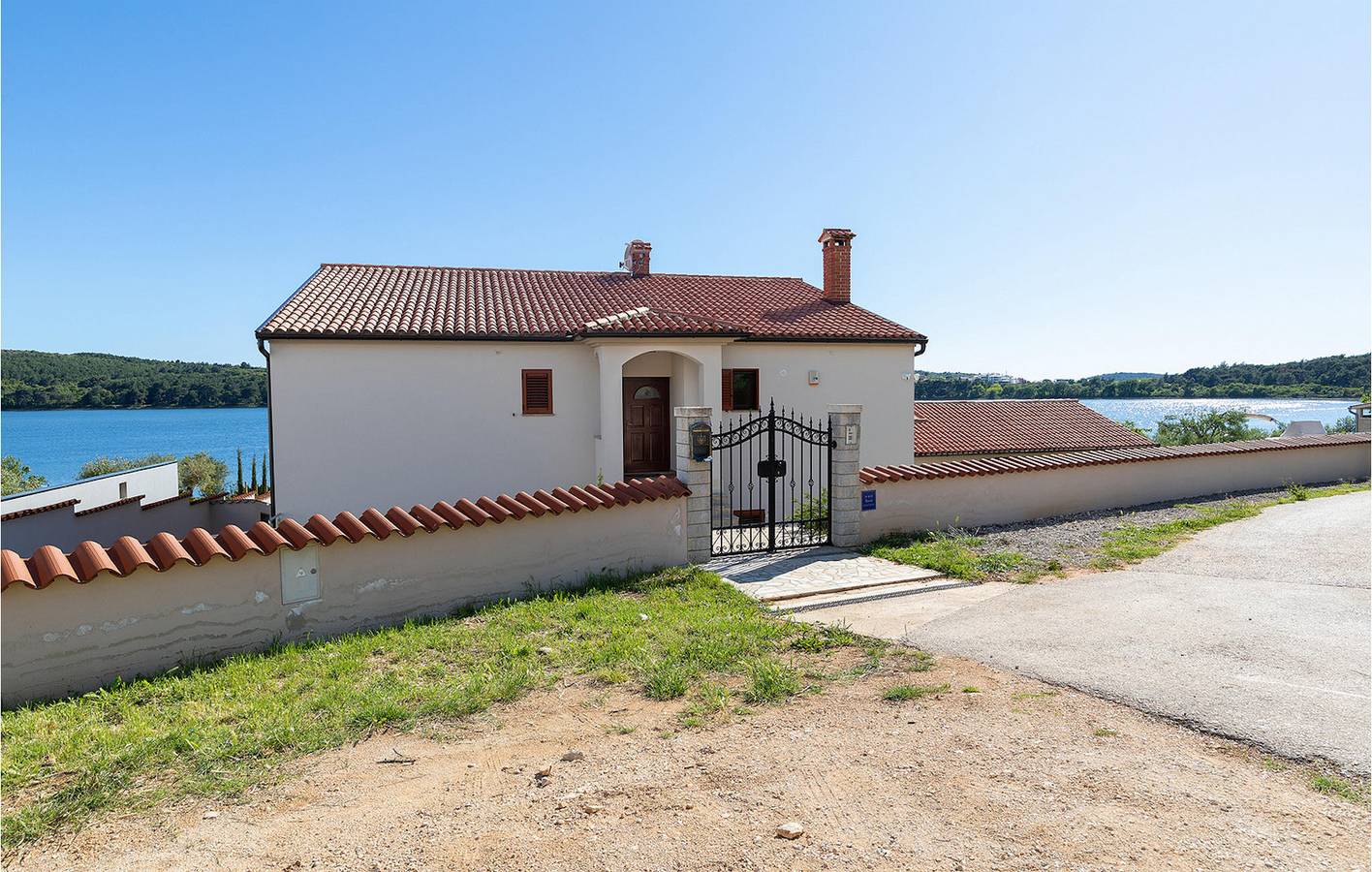 Charmant appartement de deux chambres avec piscine près d'une plage naturiste in Pomer, Côte Sud d'Istrie