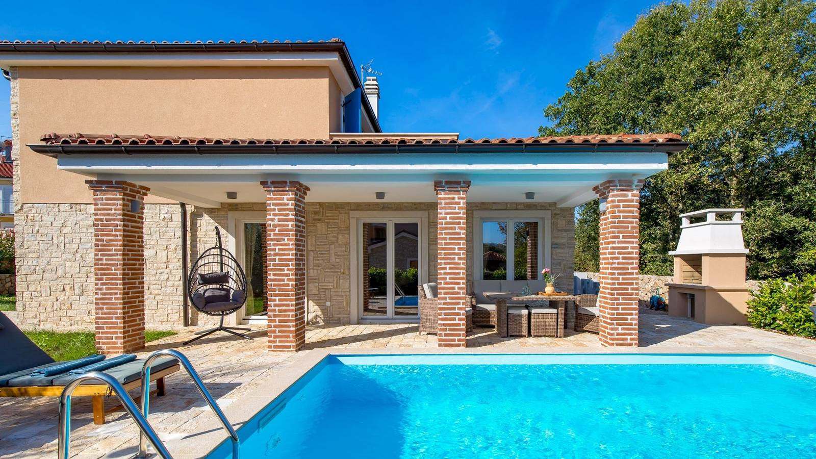 Familienvilla Di mit Pool in Malinska-Dubašnica, Krk