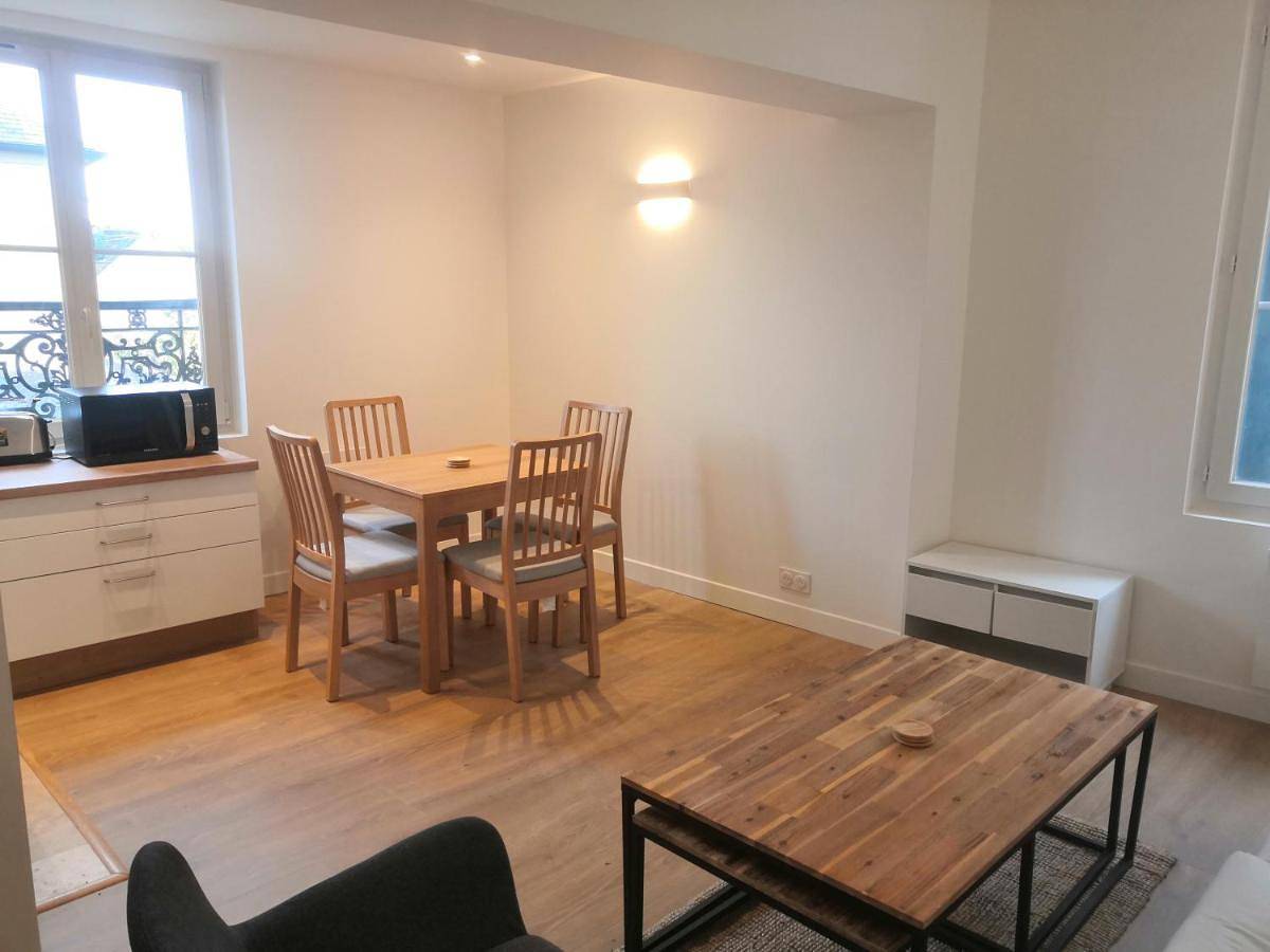 Appartement entier, 2P refait à neuf, calme, quartier historique, entre seine et cathédrale in Mantes-la-Jolie, Yvelines