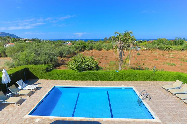 Villa Stavriella, large pool, secluded, sea views in Südzypern