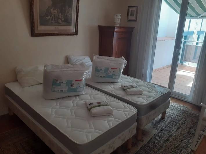 Apartamento entero, Apartamento en Saint-Jean-de-Luz con vistas a la montaña, terraza privada y Wi-Fi in San Juan de Luz, Region de Bayona