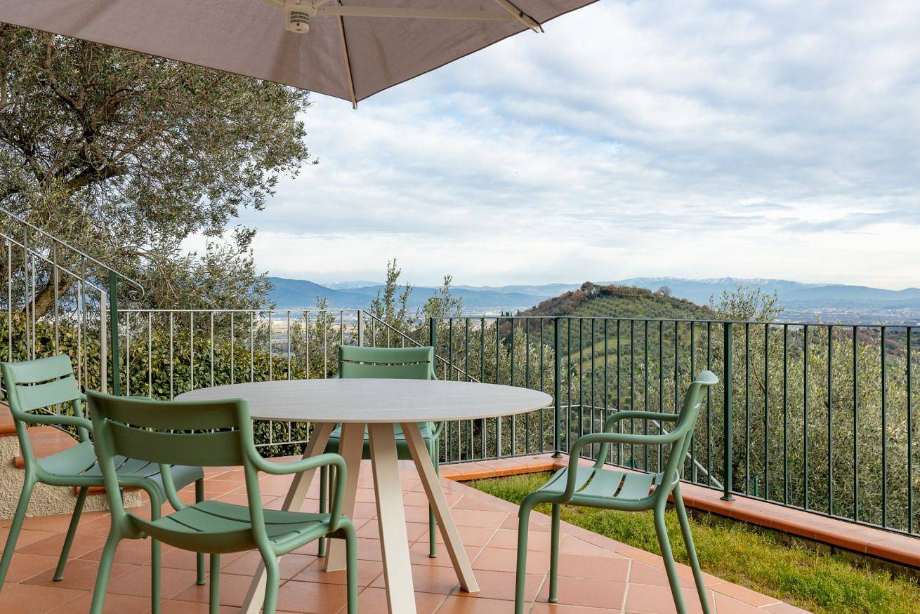 Ganze Wohnung, Guesthost - Lovely Apt with Panoramic Terrace in Carmignano, Prato Provinz