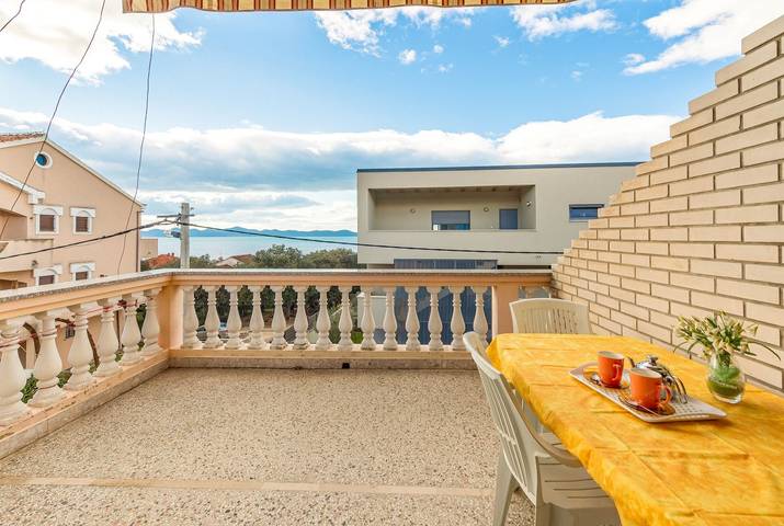 Ferienwohnung für 3 Personen, mit Balkon/Terrasse in Petrcane