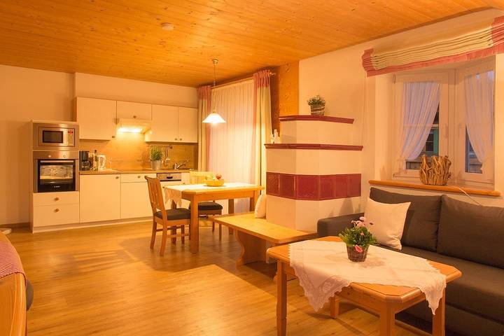 Ganze Ferienwohnung, Wohnung 1, 52qm,  2 Pers., Kachelofen, Balkon in Balderschwang, Bayerisch Schwaben