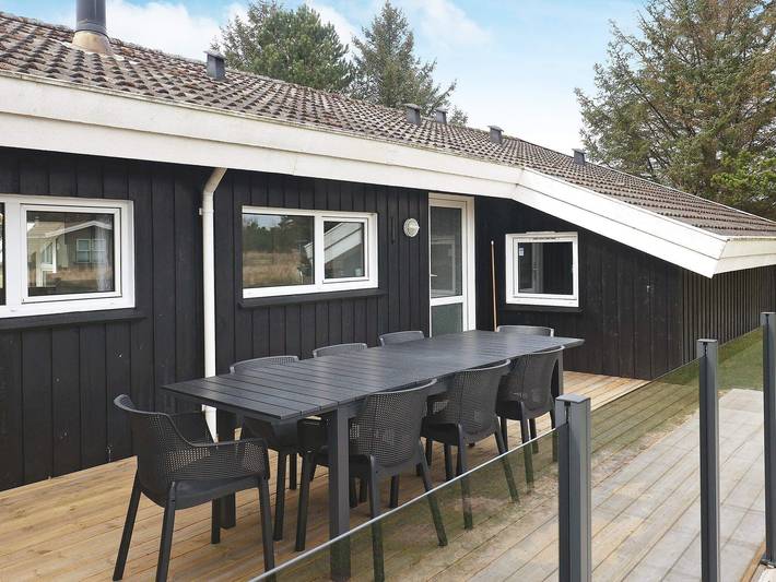 Ferienhaus für 10 Personen, mit Sauna und Terrasse sowie Pool und Whirlpool in Tversted