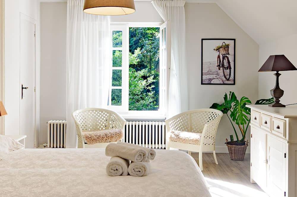 Cozy comfortable cottage in a forest area 4,5 km from the center of Bruges in Brügge, Westflandern