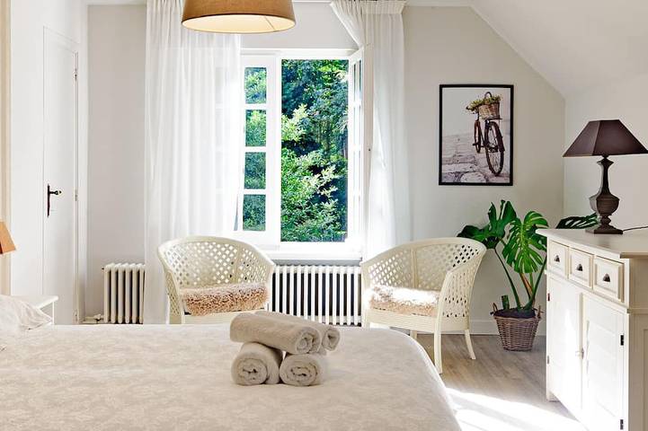 Cozy comfortable cottage in a forest area 4,5 km from the center of Bruges in Brügge, Westflandern