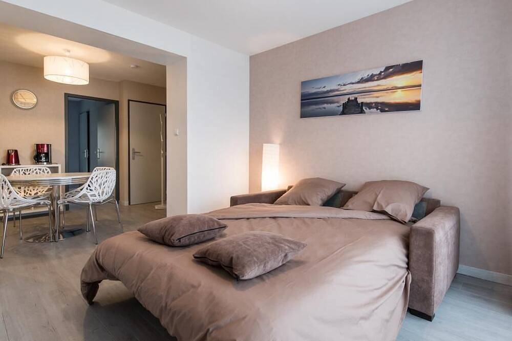 Apartamento entero, ★ Centro ★ Aparcamiento ★ Wifi ★ La Terrasse des Moulins ★ Appart Hotel Bourgoin ★ in Bourgoin-Jallieu, Región de La Tour-du-Pin