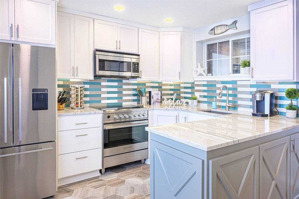 Ganze Wohnung, Oceanfront studio w/ hot tub & beach access in Lincoln City, Devils Lake (OR)