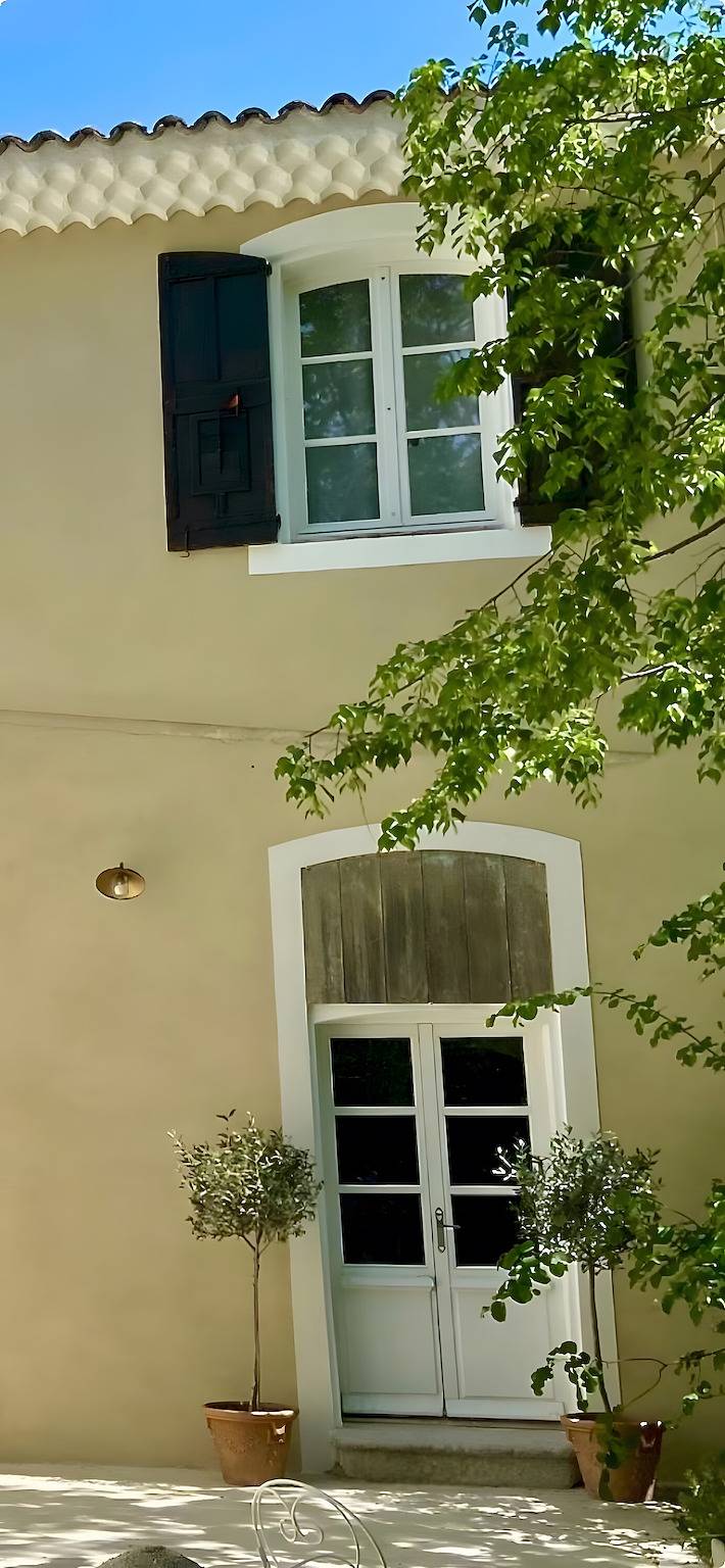 Apartamento entero, Gîte « Château de Jouques » con vistas a la montaña, Wi-Fi y aire acondicionado in Gémenos, Marsella region