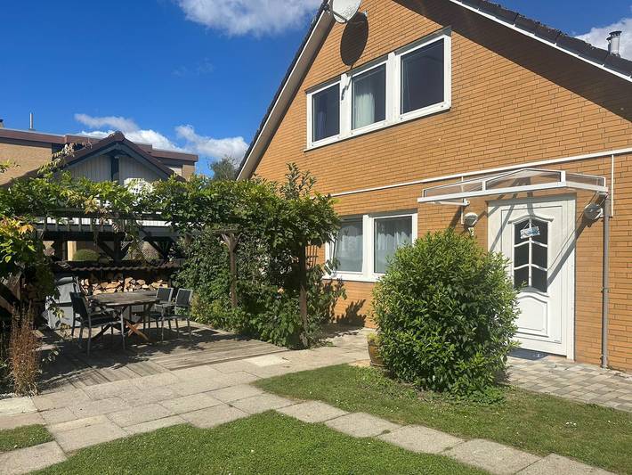 Ferienwohnung für 5 Personen, mit Terrasse und Garten, kinderfreundlich in Neustadt in Holstein