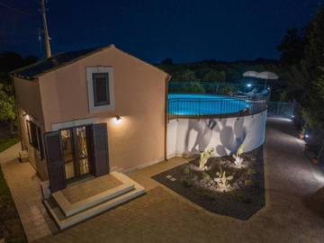 Ferienhaus für 4 Personen, mit Pool und Garten sowie Ausblick in Syrakus