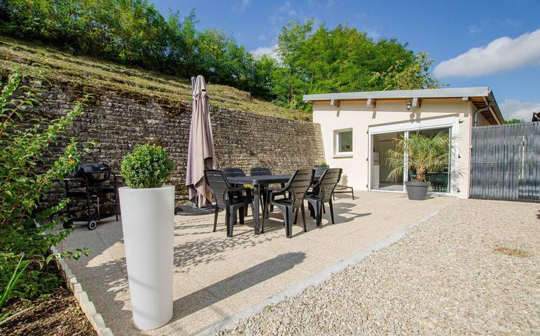 Gîte pour 2 personnes, avec sauna et jardin