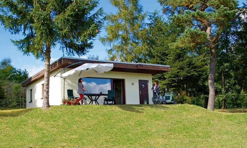 Ferienwohnung für 4 Personen, mit Terrasse und Garten sowie Kinderpool und Pool in der Vulkaneifel