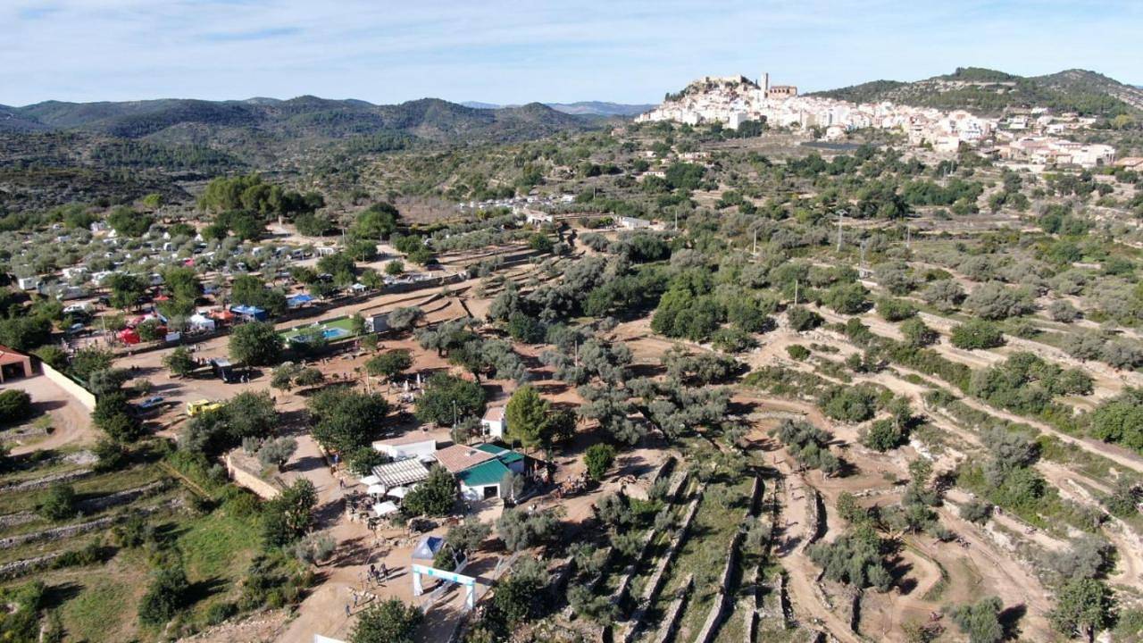 Camping Ciudad del Ciclismo- Bungalow in Cervera del Maestre, Province de Castellón