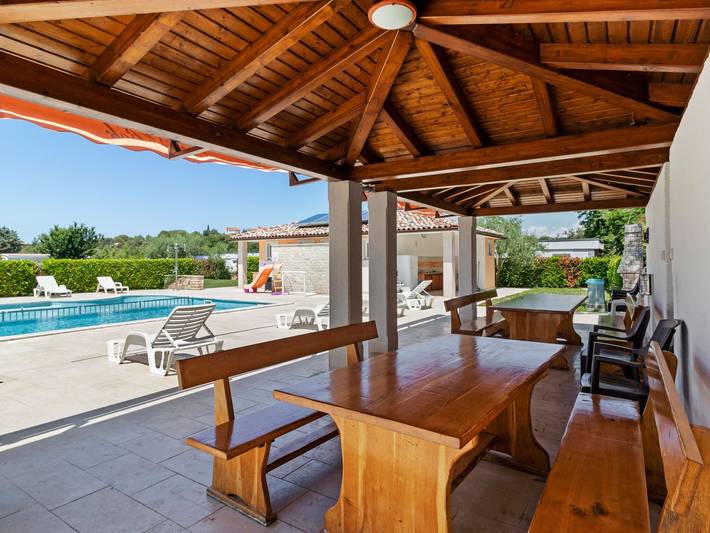 Camping für 6 Personen, mit Terrasse und Garten sowie Pool in Banjole