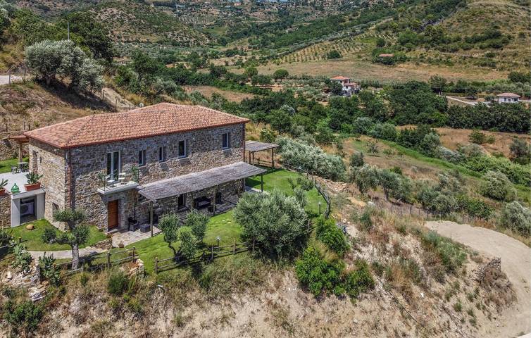 Casa vacanza per 16 persone, con terrazza a Perdifumo