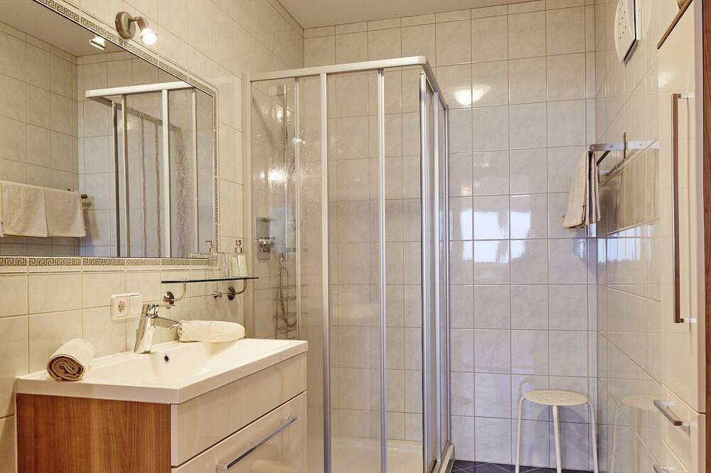 Geheel appartement, Apart rozenkwarts 50m² met een zonnig terras voor 2-5 personen in Glockturmkamm, Ried im Oberinntal