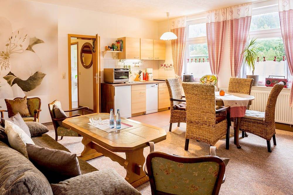 Ganze Wohnung, Gartenblick - Eishexe, Eiscafé und Übernachtung in Tanne, Harzvorland