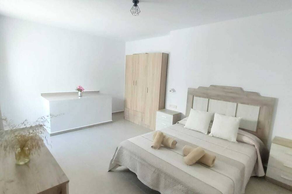 Apartamento entero, Dúplex En El Centro De Baeza Con Piscina Comunitaria in Baeza, Provincia de Jaén