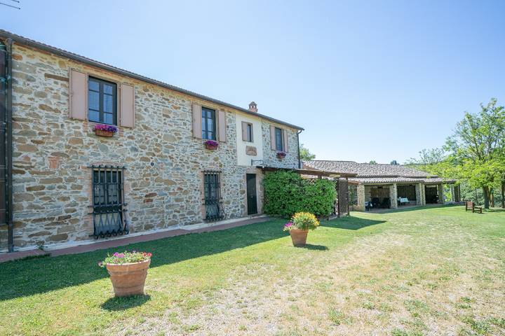 Agriturismo per 7 persone, con Balcone e Giardino a Magliano in Toscana