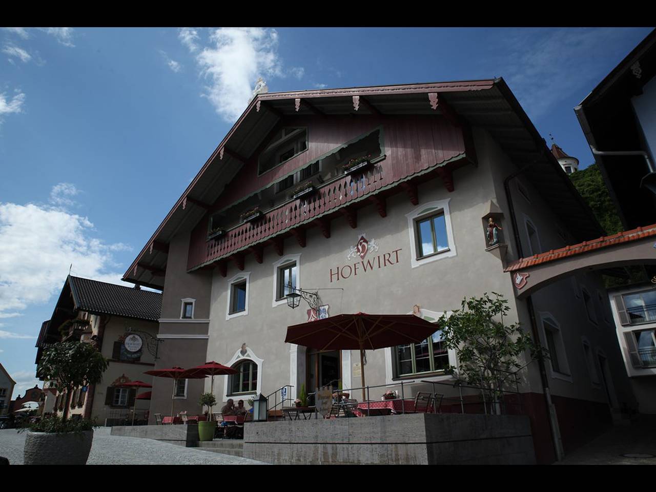 Gasthof-Hotel Hofwirt - Dreibett Familienzimmer, 1 Doppelbett, Schlafsofa in Neubeuern, Bayerische Alpen