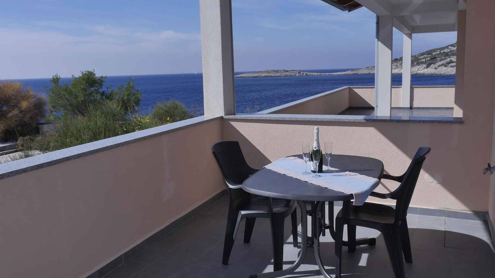 Ganzes Studio, Studio mit Meerblick  in Razanj, Šibenik-Knin