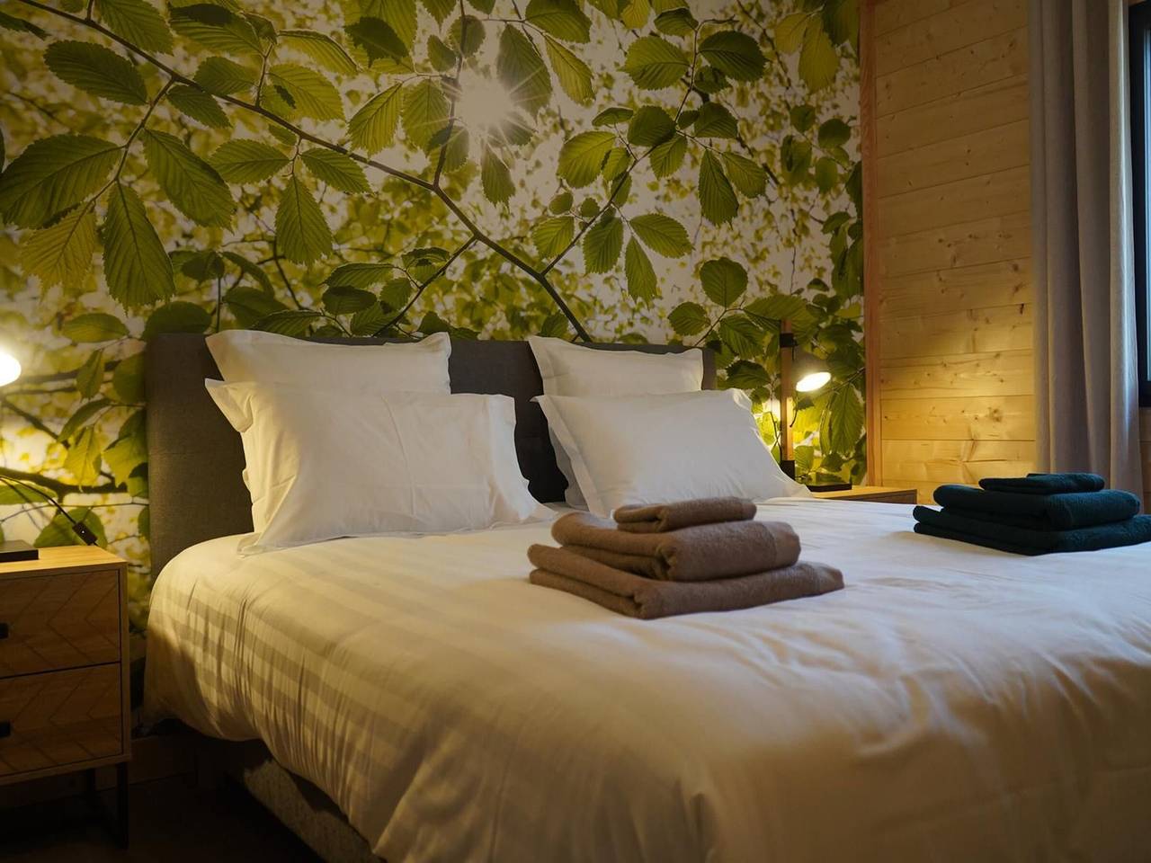 Golfside Lodge with Private Jacuzzi, Indoor Pool, and Spa Access in Le Chambon-sur-Lignon, Mézenc