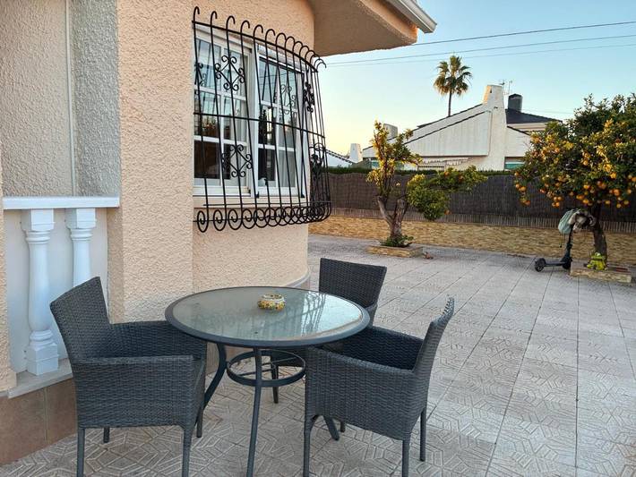 Casa rural para 6 personas, con vistas además de jardín y piscina, Se admiten mascotas en Los Alcázares - 2