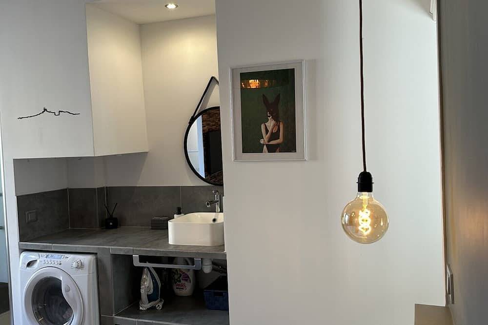 Entire apartment, Charming bright 2P on the outskirts of Paris in Ivry-sur-Seine, Val-de-Marne