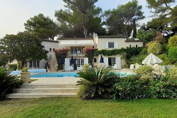 Villa pour 12 personnes, avec Terrasse et Jardin