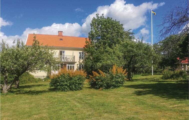 Hus för 6 Personer med trädgård in Vimmerby