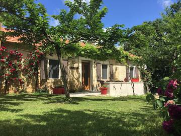 Gîte pour 4 personnes, avec jardin et terrasse à Saint-Cirq-Lapopie