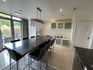 Holiday Rental for 22 People in Slough, Colne Valley Park, Photo 1