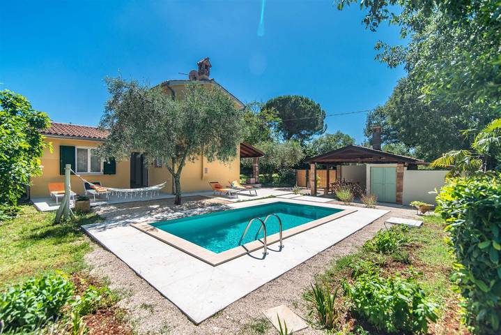 Ferienhaus für 4 Personen, mit Garten und Pool, kinderfreundlich