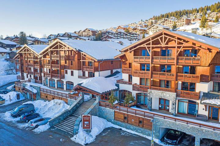 Chalet pour 2 personnes, avec balcon ainsi que sauna et jacuzzi dans Espace Diamant