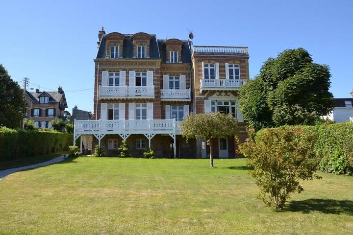 Chambre d’hôte pour 2 personnes, avec terrasse ainsi que jardin et vue