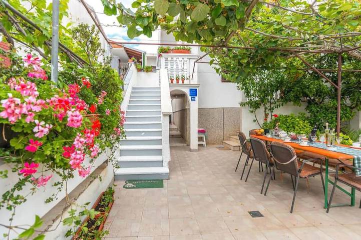 Ferienwohnung für 2 Personen, mit Balkon in Biograd na Moru