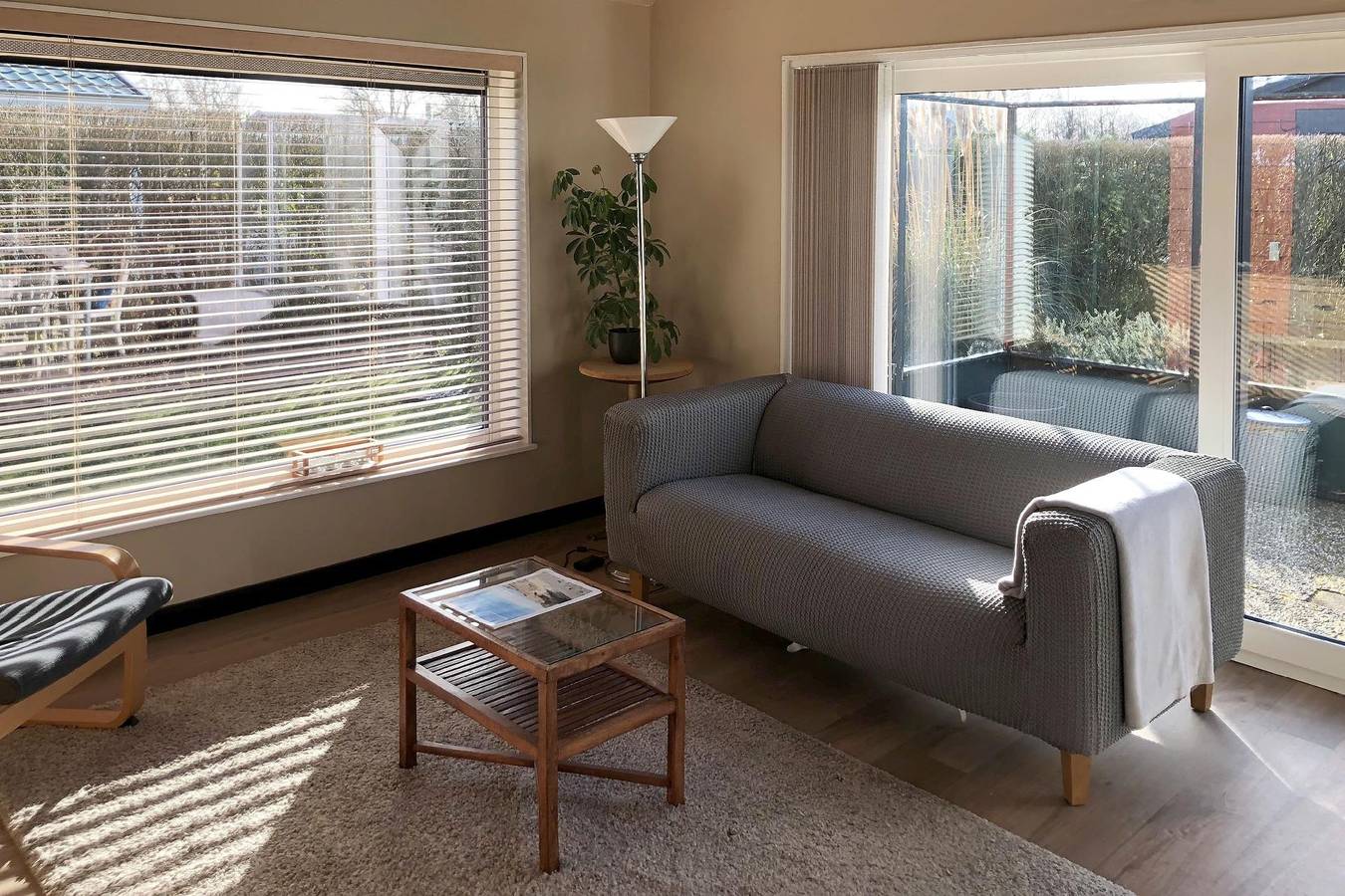 Sungarden, gelegen in klein vakantiepark met speeltuin, 2 slaapkamers en ruime tuin in Noordwijk, Nederlandse Noordzeekust