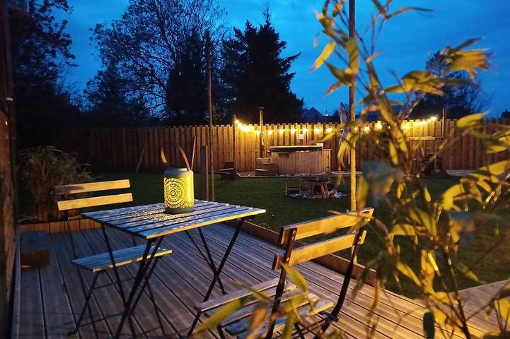 Gîte pour 2 personnes, avec Jacuzzi ainsi que Terrasse et Jardin à Saint-Blimont