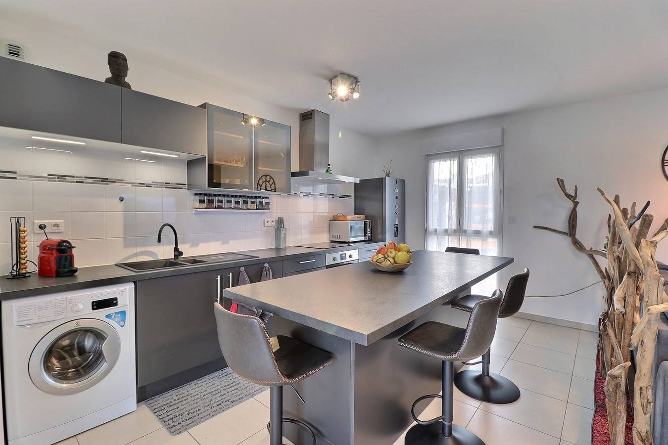 Appartement entier, Evasion Tropicale - Terrasse et vue montagne. in Sarrola-Carcopino, Région d'Ajaccio