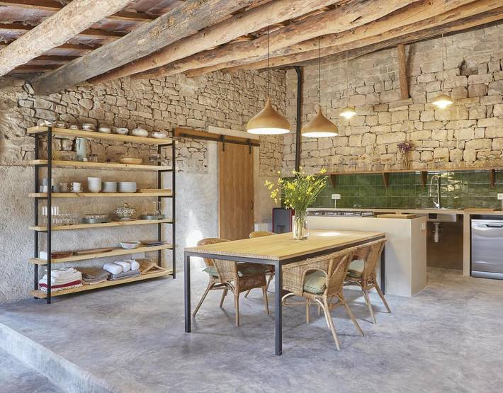 Holiday Home 'Comalats' with Private Pool, Private Terrace and Wi-Fi in Montoliu de Segarra, Costers del Segre