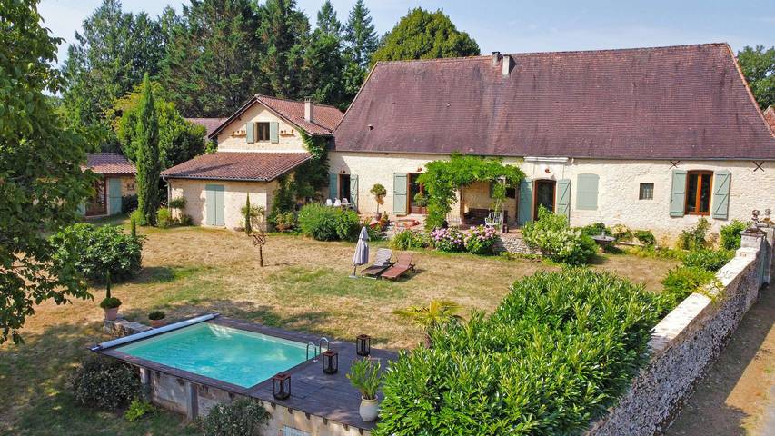 Gîte pour 4 personnes, avec jardin et piscine à Paunat