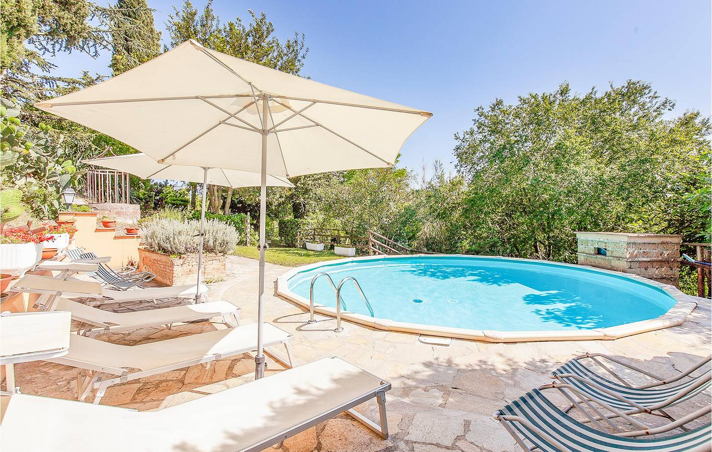 Crespina Appartement met Zwembad & WiFi in Crespina Lorenzana, Colline Pisane