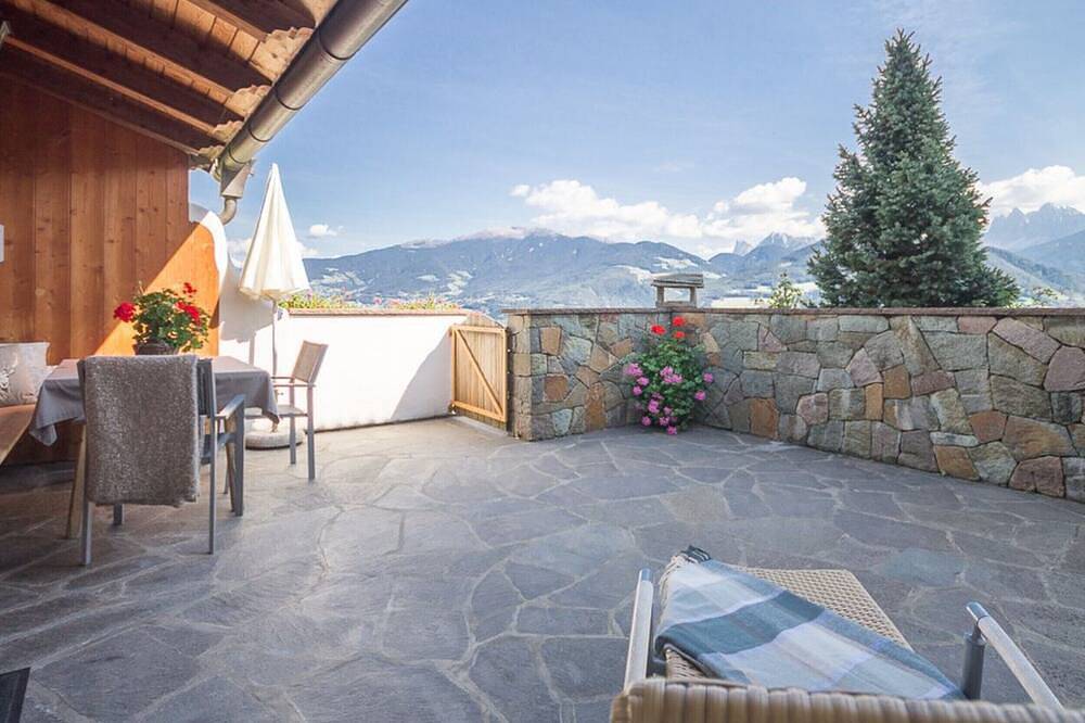 Ganze Wohnung, Ferienwohnung für 2-4 Personen mit  großer Terrasse und Sauna sowie Kachelofen in Feldthurns, Dolomiti Superski